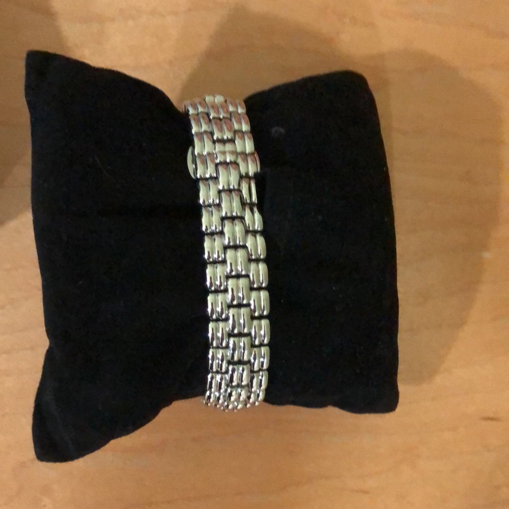 Watch - Picture 3 of 9